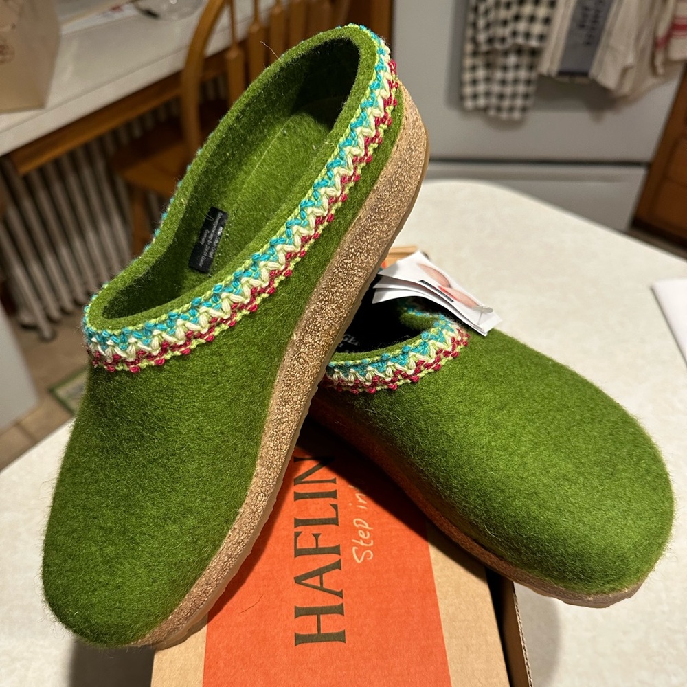 NWT haflinger grizzly clog slipper